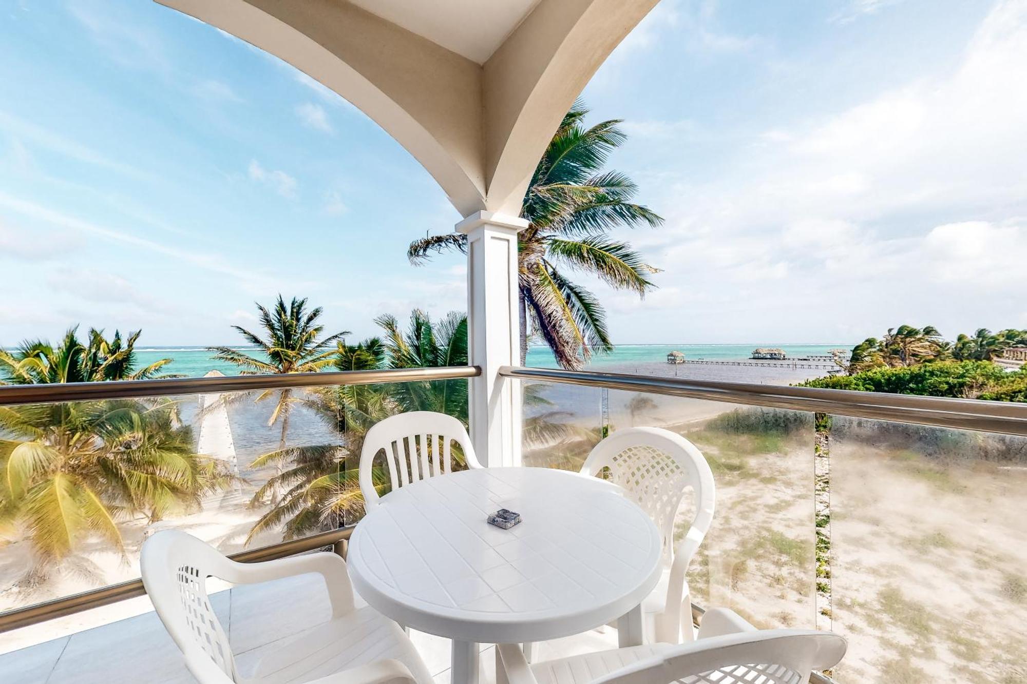 Blue Water Beach Villas San Pedro  Habitación foto