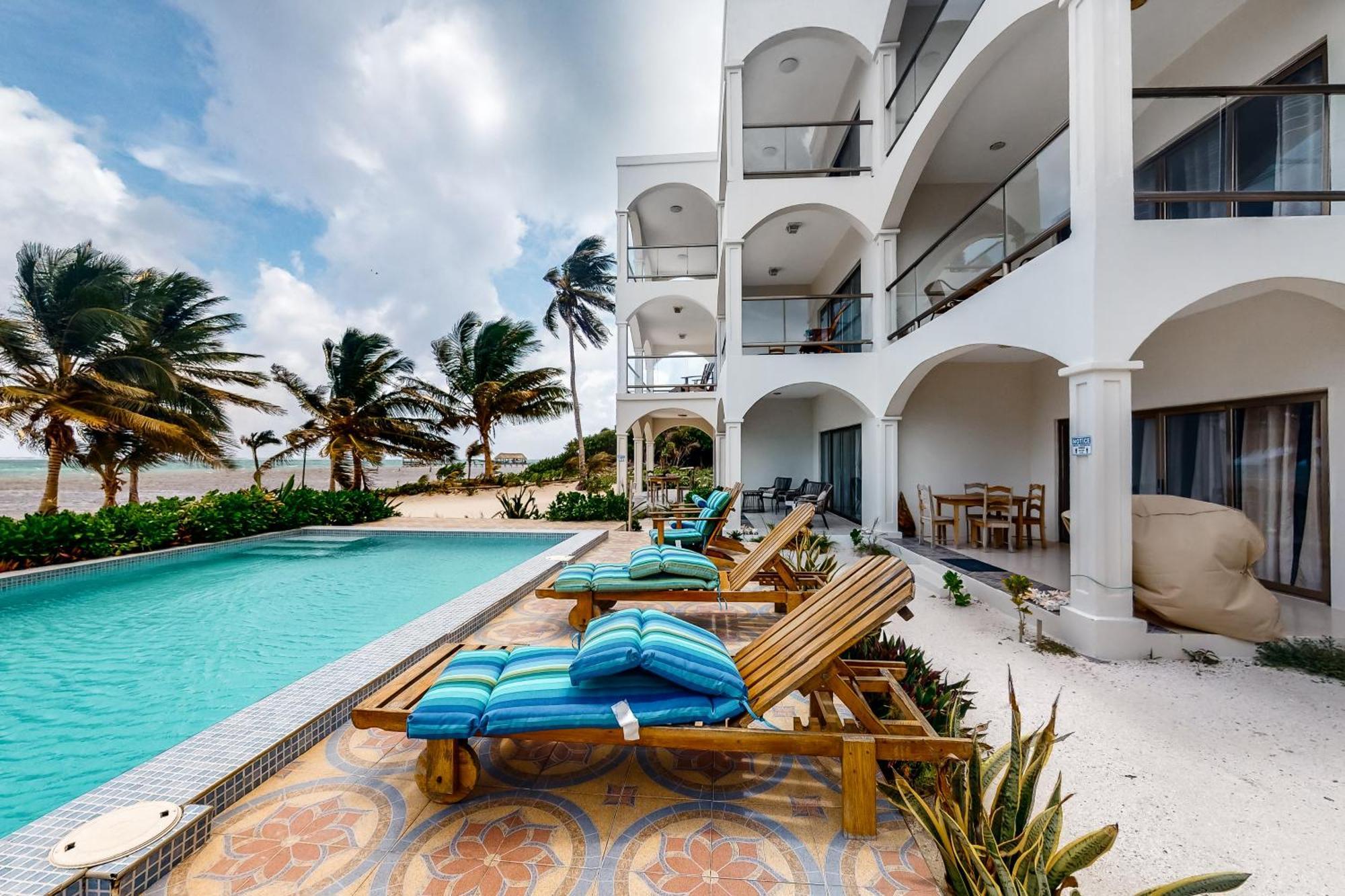 Blue Water Beach Villas San Pedro  Habitación foto