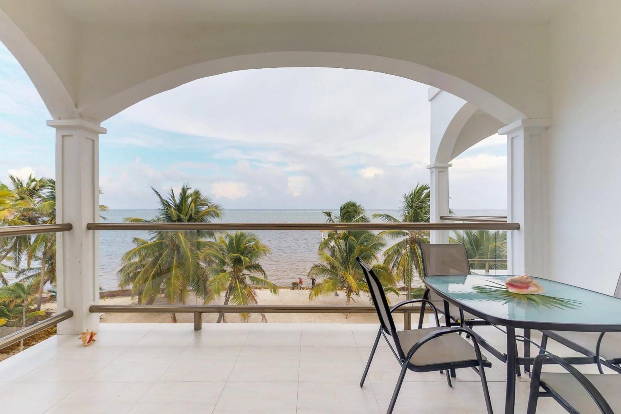 Blue Water Beach Villas San Pedro  Habitación foto